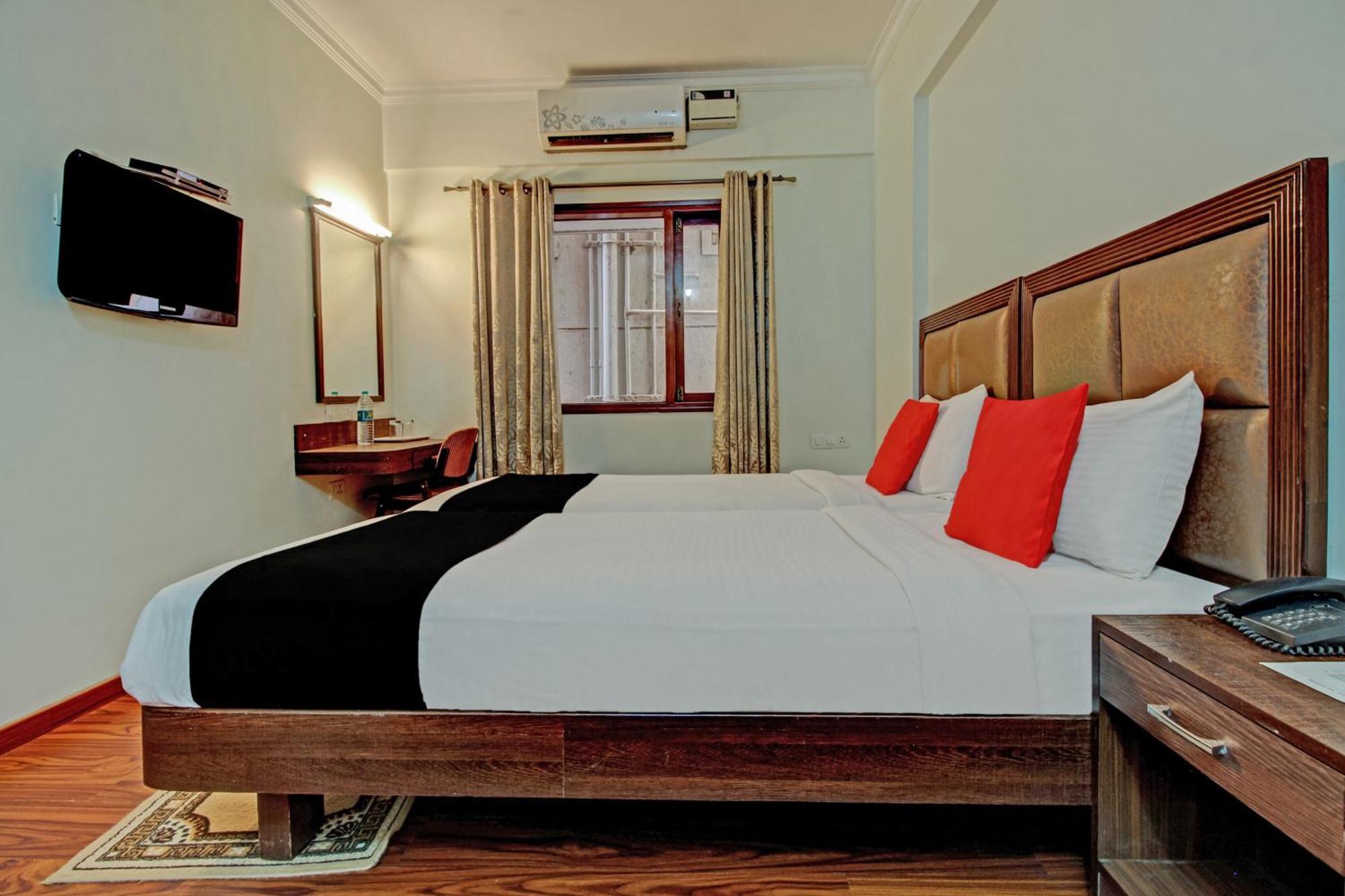 Capital O Sri Krishna Suites Near 7D Voyage Bangalore Buitenkant foto