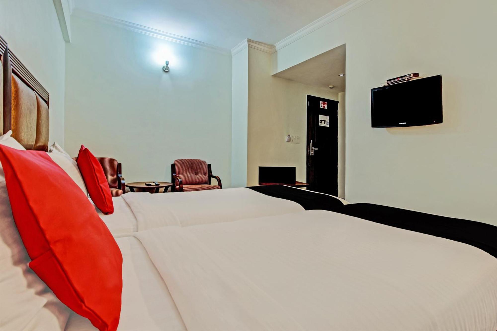 Capital O Sri Krishna Suites Near 7D Voyage Bangalore Buitenkant foto
