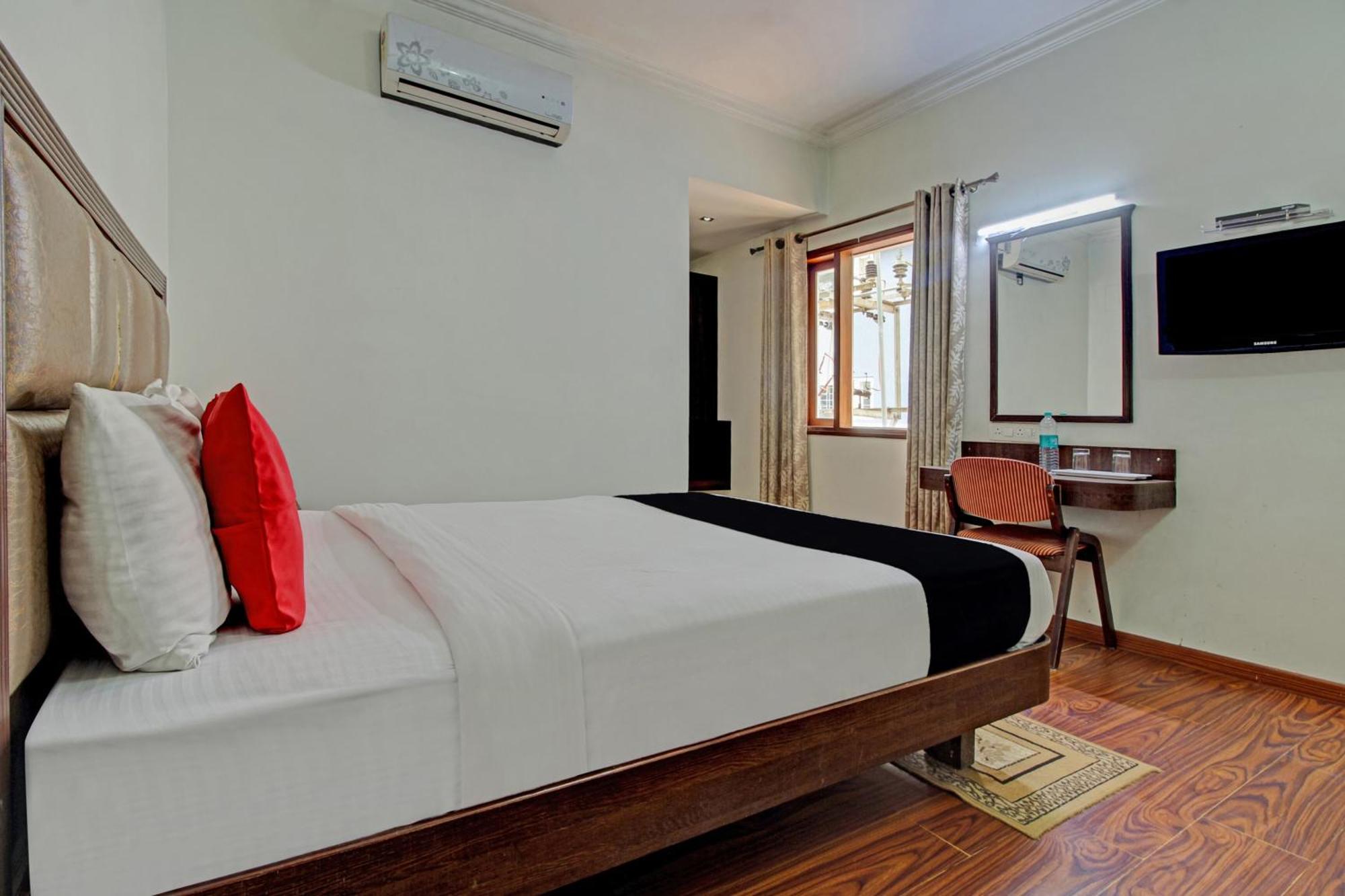 Capital O Sri Krishna Suites Near 7D Voyage Bangalore Buitenkant foto